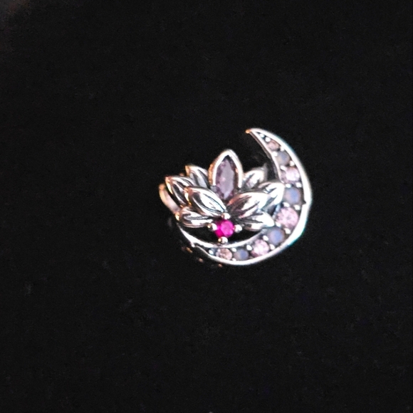Lotus Flower Sterling Silver Charm - Picture 1 of 3